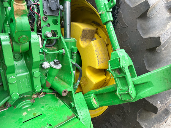 2013 John Deere 8335R Tractor
