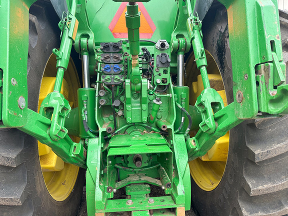 2013 John Deere 8335R Tractor