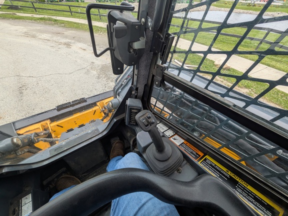 John Deere 325G Compact Track Loader