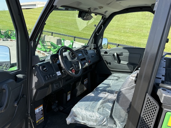 2025 John Deere XUV 845M HVAC Cab ATV