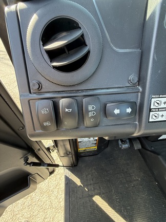 2025 John Deere XUV 845M HVAC Cab ATV
