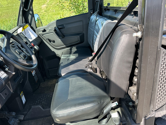 2025 John Deere XUV 845M HVAC Cab ATV