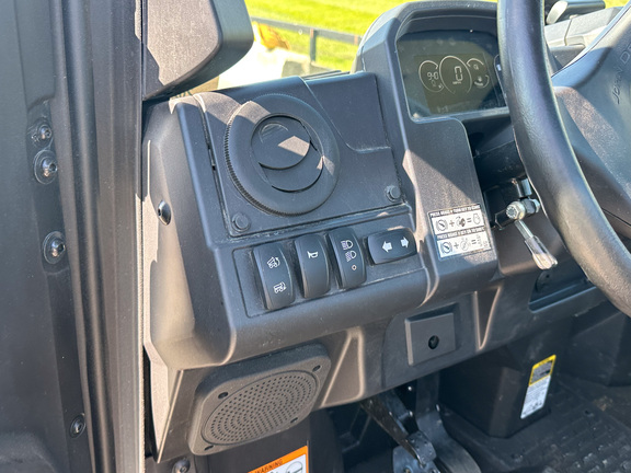 2025 John Deere XUV 845M HVAC Cab ATV