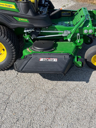 2025 John Deere Z950M Mower/Zero Turn