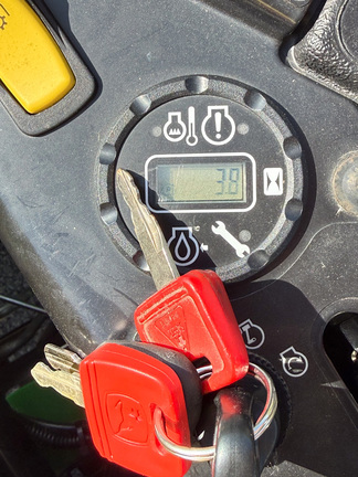 2025 John Deere Z950M Mower/Zero Turn
