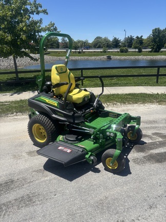2025 John Deere Z950M Mower/Zero Turn