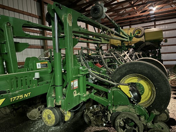 2022 John Deere 1775NT Planter