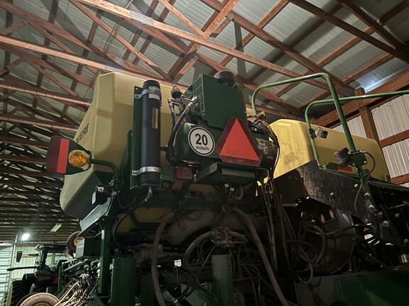 2022 John Deere 1775NT Planter