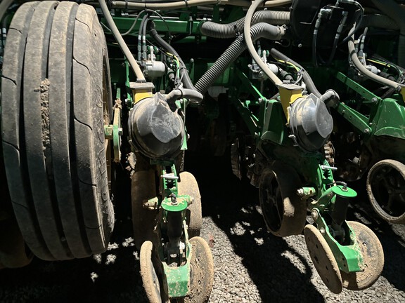 2022 John Deere 1775NT Planter