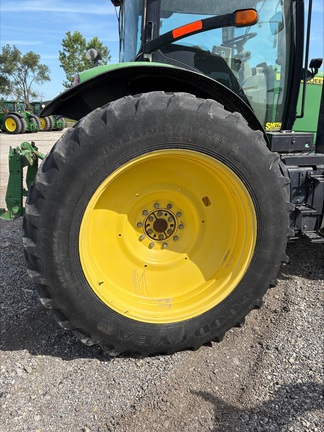 2011 John Deere 7215R Tractor