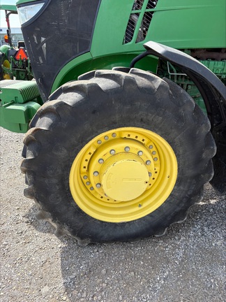 2011 John Deere 7215R Tractor