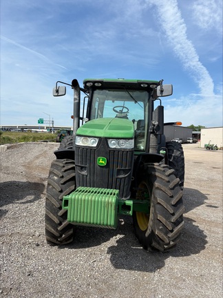 2011 John Deere 7215R Tractor