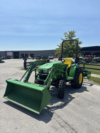 2022 John Deere 3025E Tractor Compact