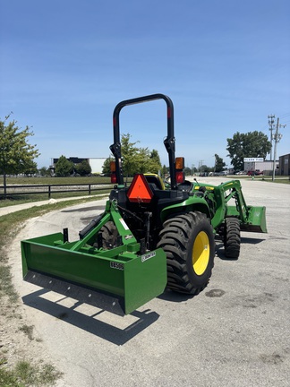 2022 John Deere 3025E Tractor Compact