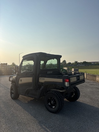 2023 John Deere XUV835M HVAC Cab ATV