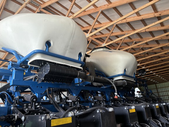 2023 Kinze 3605 Planter