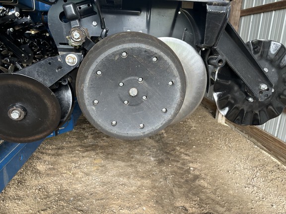 2023 Kinze 3605 Planter