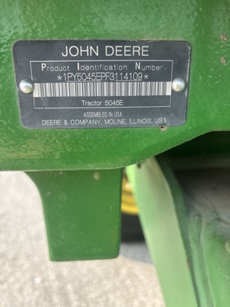 2015 John Deere 5045E Tractor