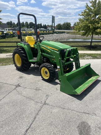 2016 John Deere 3038E Tractor Compact