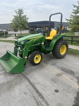 2022 John Deere 3025D Tractor Compact