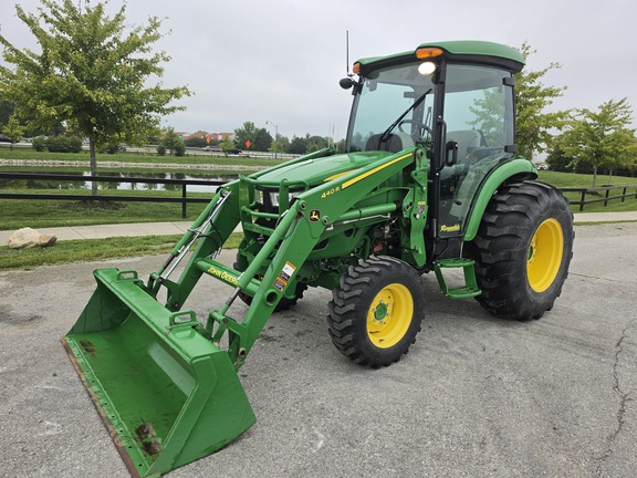 2019 John Deere 4052R Tractor Compact