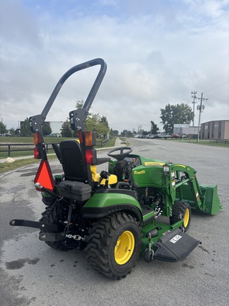 2022 John Deere 1025R Tractor Compact