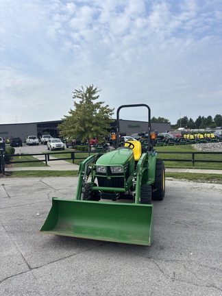 2022 John Deere 3032E Tractor Compact