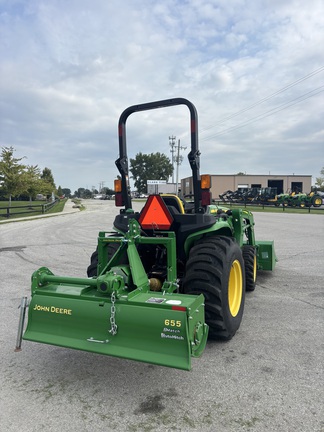 2022 John Deere 3032E Tractor Compact