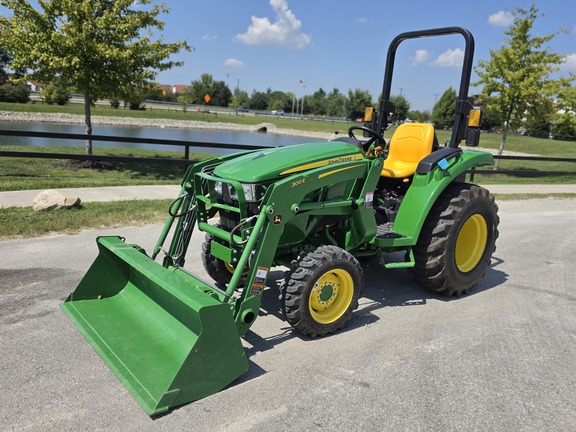 2022 John Deere 3043D Tractor Compact