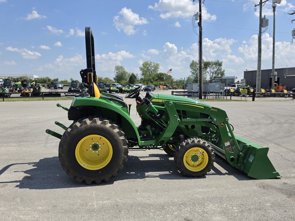 2022 John Deere 3043D Tractor Compact
