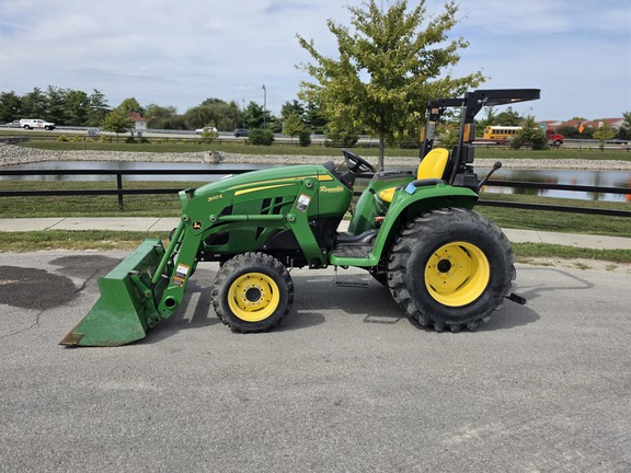 2019 John Deere 3025E Tractor Compact