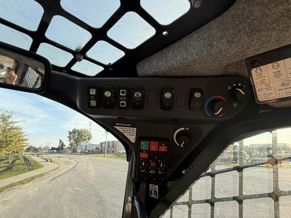 2022 John Deere 325G Compact Track Loader