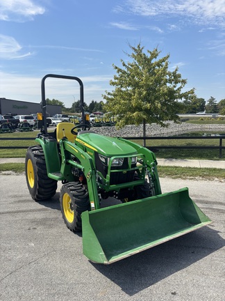 2023 John Deere 3032E Tractor Compact