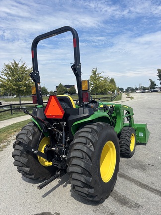 2023 John Deere 3032E Tractor Compact