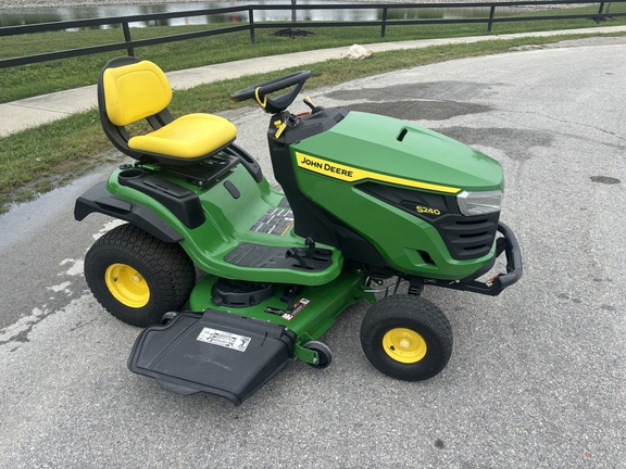 2023 John Deere S240 Mower Deck