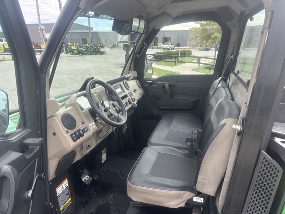 2025 John Deere XUV 845M HVAC Cab ATV