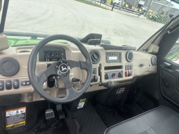 2025 John Deere XUV 845M HVAC Cab ATV