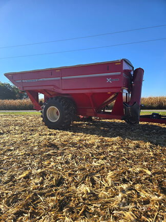 2015 Unverferth 1315 Grain Cart