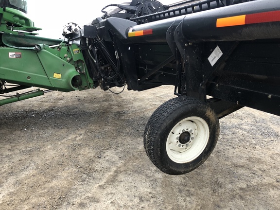 2011 MacDon FD70-40 Header Combine