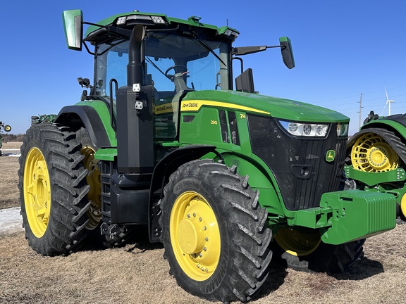 2022 John Deere 7R 290 Tractor