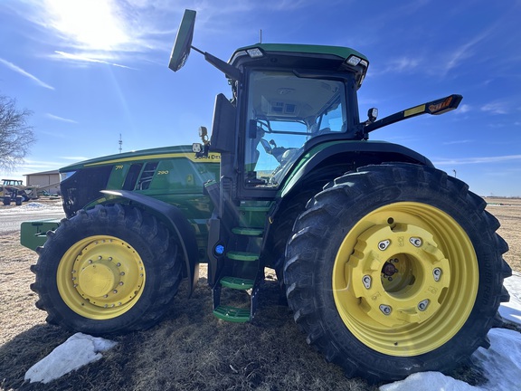 2022 John Deere 7R 290 Tractor