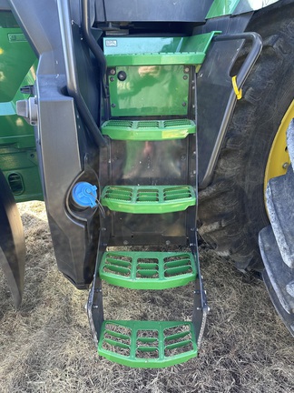 2022 John Deere 7R 290 Tractor