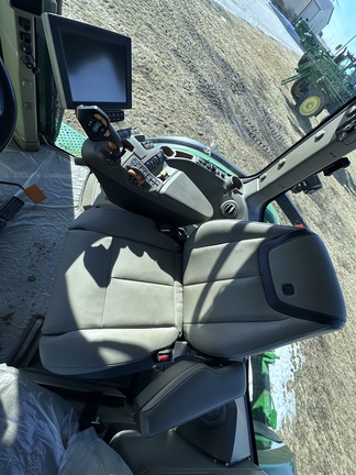 2022 John Deere 7R 290 Tractor