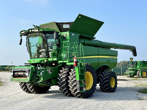 2021 John Deere S780 Combine