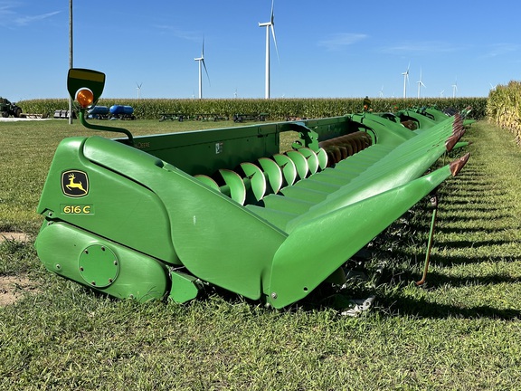 2012 John Deere 616C Header Corn Head