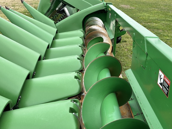 2009 John Deere 608C Header Corn Head