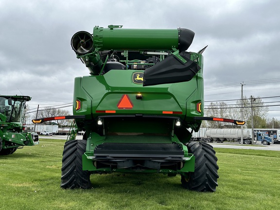 2022 John Deere X9 1000 Combine