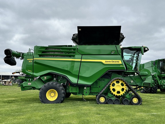 2022 John Deere X9 1000 Combine