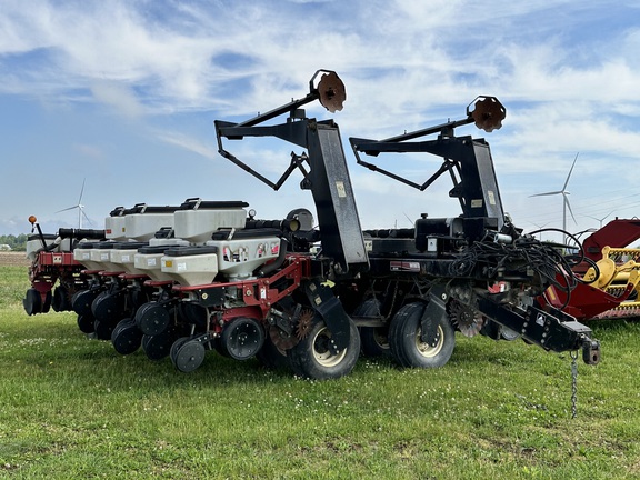 2003 AGCO White 8531 Planter