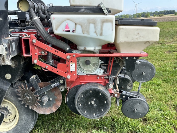 2003 AGCO White 8531 Planter